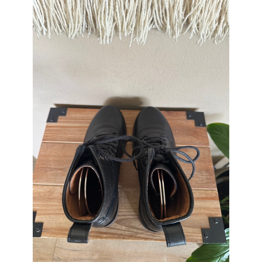 Frye Veronica Flex Combat Black Pebbled Leather Lace Front Ankle Boots Size 8 - Picture 9 of 12